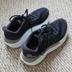 New Balance Women's Black and White Cushioned Running Shoes